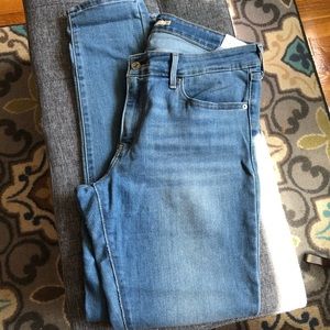 Levi’s 711 Skinny jean sz 31